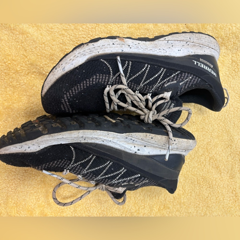 Merrell Bravado Black Trail Running Shoes with White Speckled Midsole